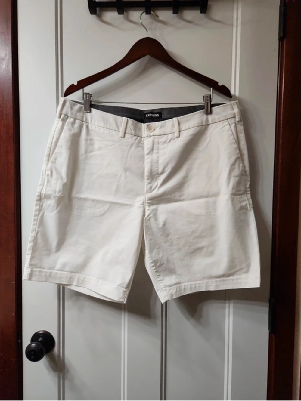Express Men’s White Flat-Front Cotton Shorts